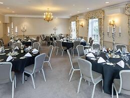 Sunday Box Hill Burford Bridge Hotel