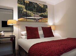 Sunday Box Hill Burford Bridge Hotel