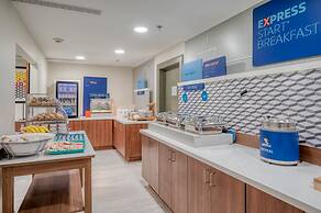 Holiday Inn Express Hotel & Suites Greenville by IHG