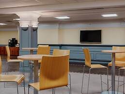 Mercure Daventry Court Hotel