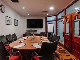 Mercure Daventry Court Hotel