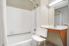 Super 8 by Wyndham Rogers Minnesota