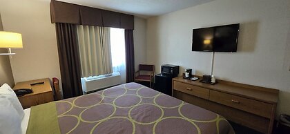 Super 8 by Wyndham Rogers Minnesota