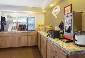 Super 8 by Wyndham Fortuna