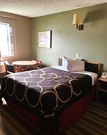 Super 8 by Wyndham Blackwell
