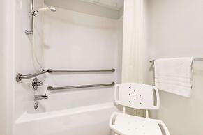 Super 8 by Wyndham Centerville