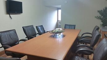 Woodfield Inn and Suites