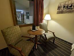 Woodfield Inn and Suites