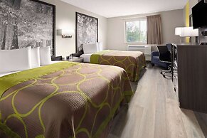 Super 8 by Wyndham Burnham/Lewistown
