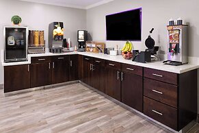 Super 8 by Wyndham Burnham/Lewistown