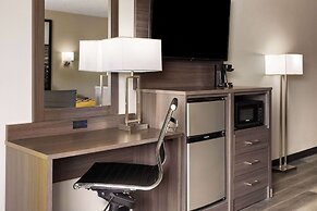 Super 8 by Wyndham Burnham/Lewistown