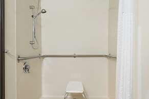 Super 8 by Wyndham Burnham/Lewistown