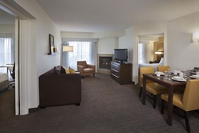 Cambridge Suites Mississauga