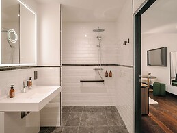 Marty Hotel Bordeaux, Tapestry Collection by Hilton