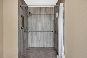 Quality Inn Roseville-Detroit North