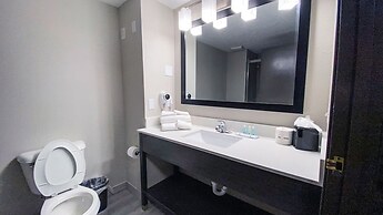 Quality Inn Roseville-Detroit North