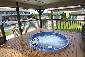 Poulsbo Inn & Suites