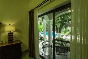 Hotel Hacienda Paradise