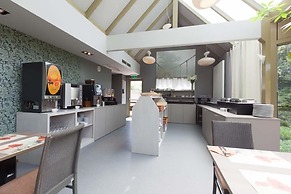 Flanders Lodge Hotel