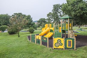 The Suites at Fall Creek