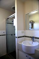 Travellers Motor Village