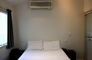 Travellers Motor Village