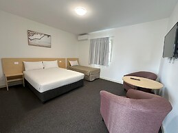 Travellers Motor Village