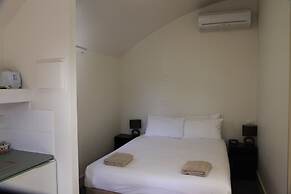 Travellers Motor Village