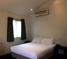 Travellers Motor Village