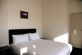 Travellers Motor Village