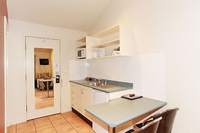 Travellers Motor Village