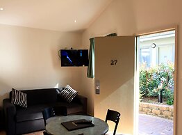 Travellers Motor Village