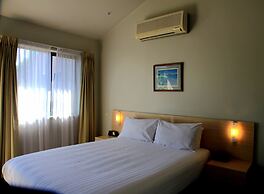 Travellers Motor Village