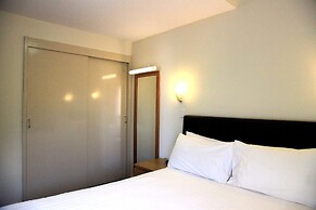 Travellers Motor Village