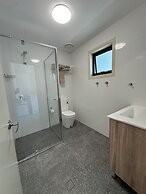 Travellers Motor Village