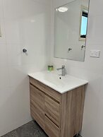 Travellers Motor Village