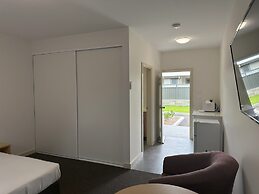 Travellers Motor Village