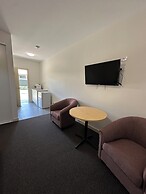 Travellers Motor Village