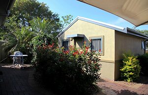 Travellers Motor Village