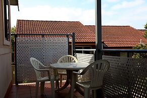 Travellers Motor Village