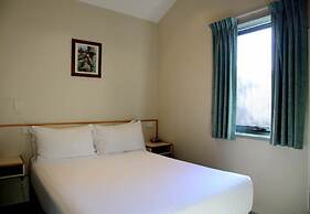 Travellers Motor Village