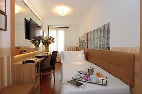 Unahotels Ala Venezia - Adults Only