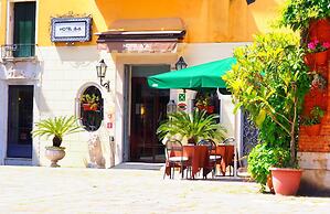 Unahotels Ala Venezia - Adults Only