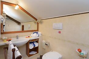 Unahotels Ala Venezia - Adults Only