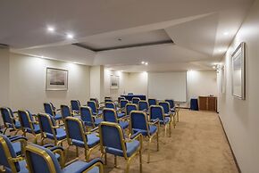 Pestana Village Garden Hotel