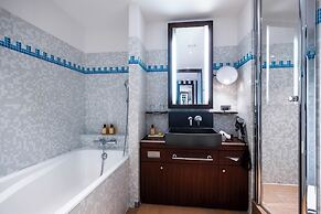 Grand Hôtel Champs-Elysées