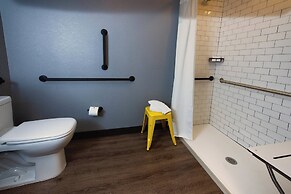 Moxy New Orleans Downtown French Quarter