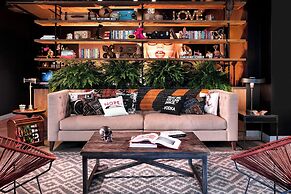 Moxy New Orleans Downtown French Quarter