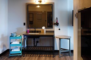 Moxy New Orleans Downtown French Quarter