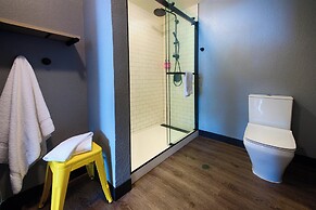 Moxy New Orleans Downtown French Quarter